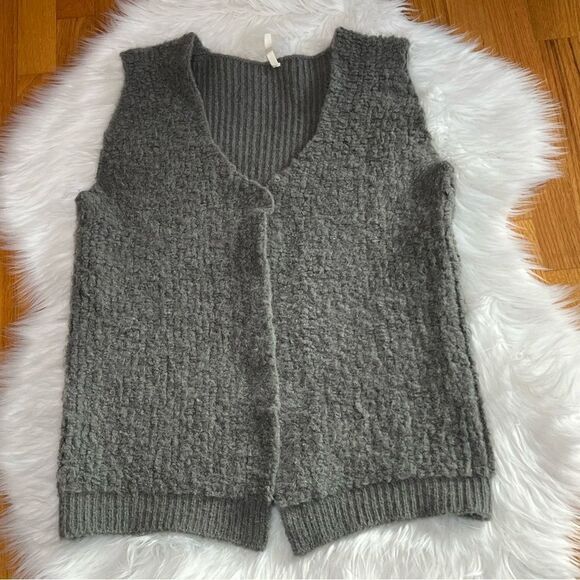 Women’s POL Gray Knobby Sweater Vest Size Medium - Picture 1 of 5